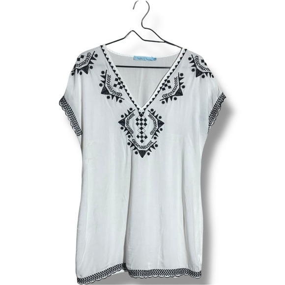 Solitaire Swim Chic Black and White Embroidered Short Sleeve Mini Dress Coverup - Picture 13 of 16